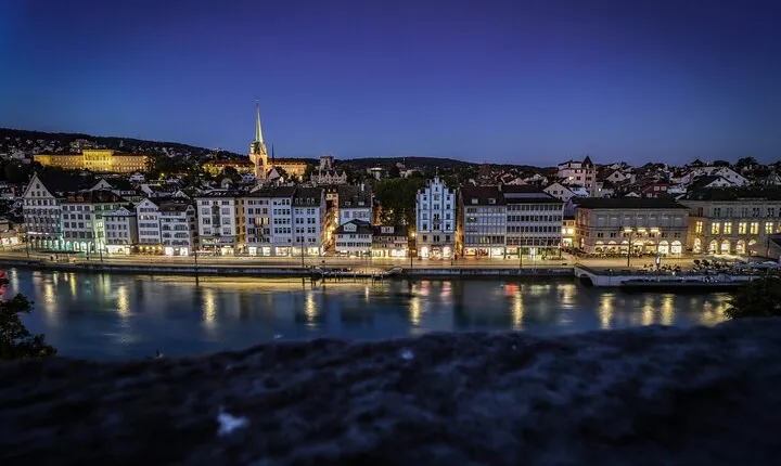 Geneva's Winter Charm 3 Hour Walking Tour with Christmas Market