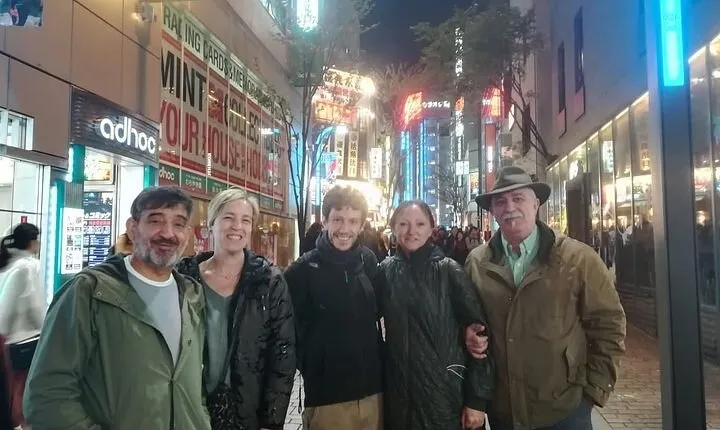 Private Tokyo Walking Tour with A Guide: Higlights & Customizable