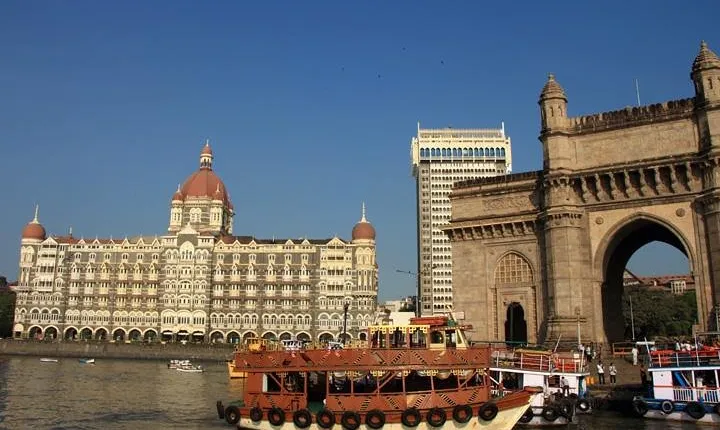 Private Full-Day Mumbai City Tour with Elephanta Caves Excursion