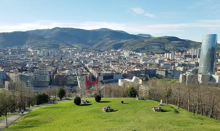 Bilbao Tour + Artxanda Funicular in Spanish