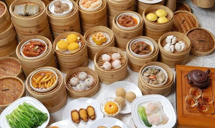 Private Night Tour: Beijing Illuminated with Dim Sum Dinner