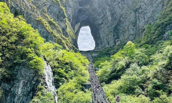 1-Day Private Zhangjiajie Tour to Tianmen Mountain & Glass Bridge