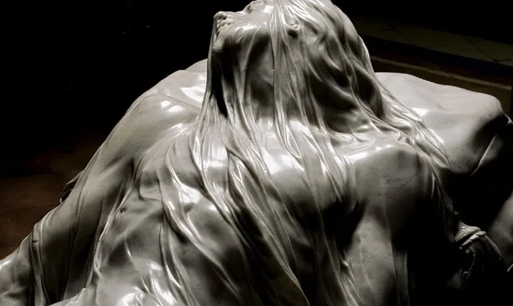 Veiled Christ and Historical Center Guided Tour in Naples