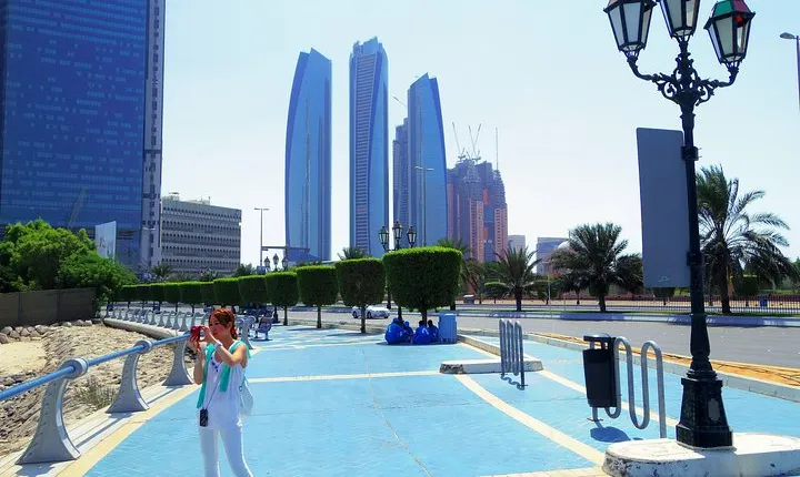 Abu Dhabi City Tour Drive Through Yas Island