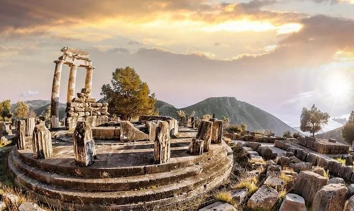 Delphi, Trip to the "Center of the Ancient World" from Athens