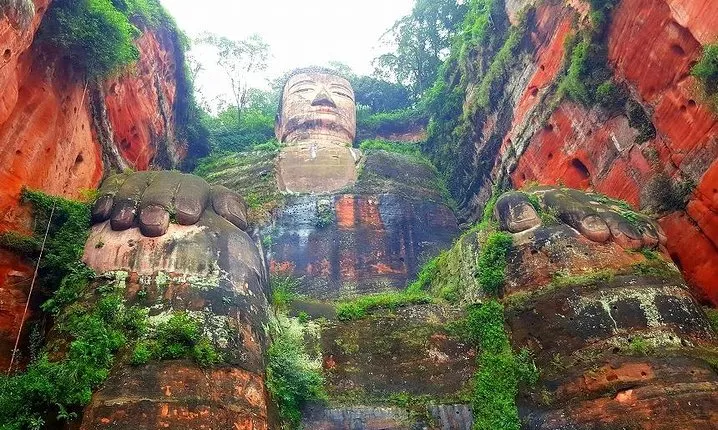 Private Day Tour to Leshan Giant Buddha with Lunch from Chengdu
