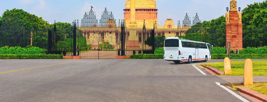 Delhi city tour by bus