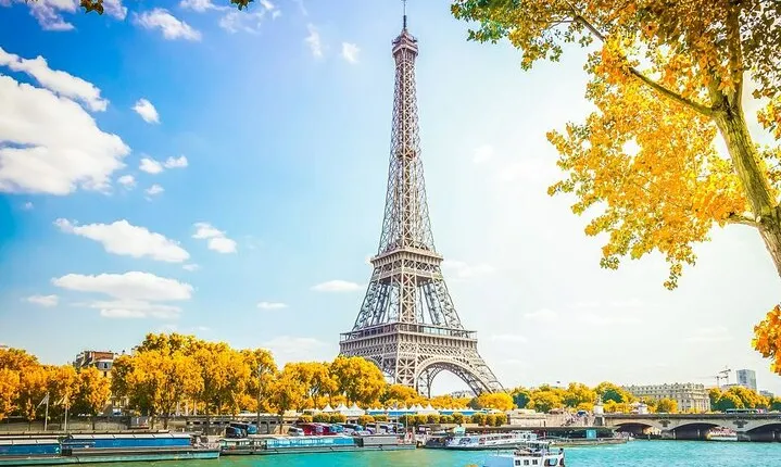2 hours Eiffel Tower Guided Tour Paris (Elevator)