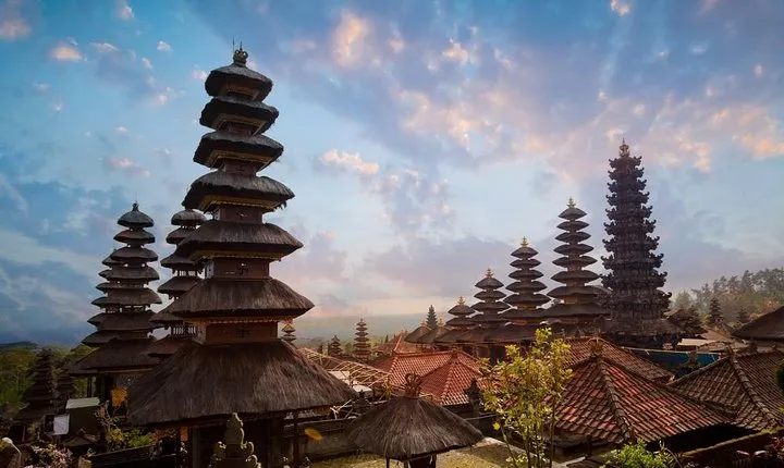 Bali Temples Tour: Besakih Temple, Goa Lawah, Penglipuran Village