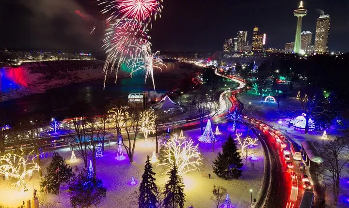 From Toronto:Winter Festival of Lights Niagara Falls Evening Tour