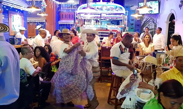 Panamanian Dinner and Folkloric Show Ticket with Pickup