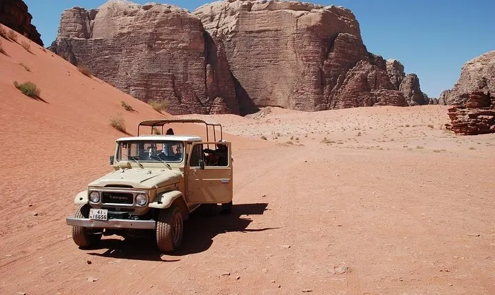 Wadi Rum Jeep Tour & Camp; Overnight