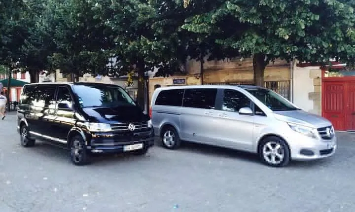 Round Trip Transfer from Charles de Gaulle or Orly Airports to Disneyland Paris