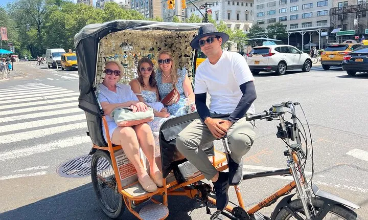 Central Park Movies and Celebrity Hotspots Tour (90 minutes)