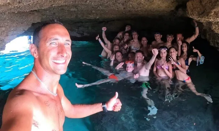 Adventure and nature! Exciting group tour by dinghy.