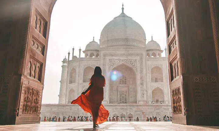 From Delhi: Taj Mahal Sunrise Agra Fort and Baby Taj Tour