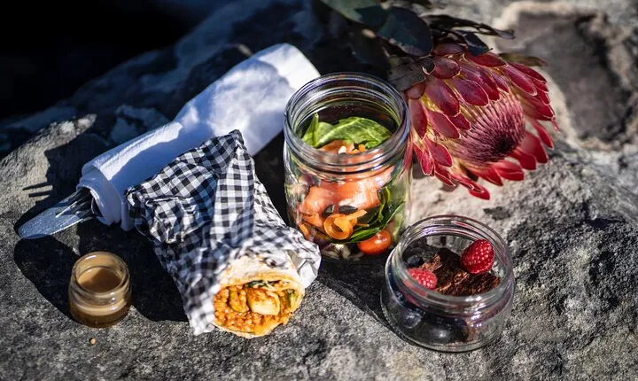 Private Guided Fynbos Mountain Gourmet Picnic in Cape Town