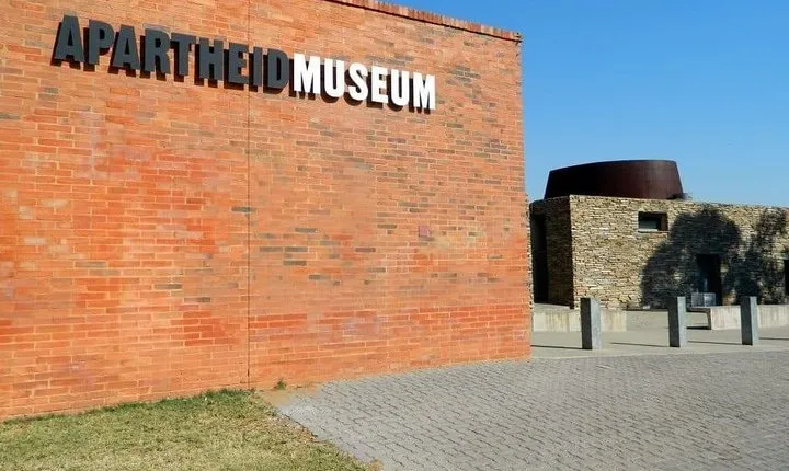 Soweto Lunch & Apartheid Museum Full Day Tour