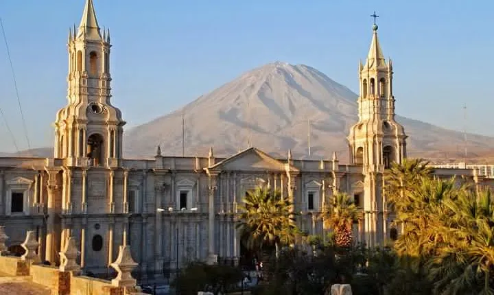 Afternoon : Arequipa Walking tour