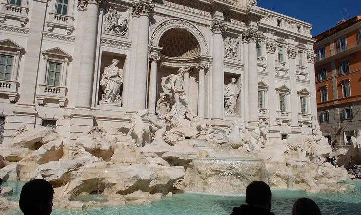 Private Walking Tour of Roman Squares and Fountains Plus the Pantheon