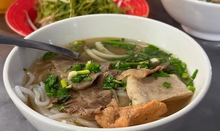 Private Street Food Tour by Motorbike in Ho Chi Minh City