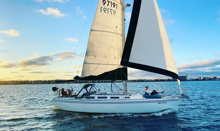 Deluxe private Sunset & Day Sail
