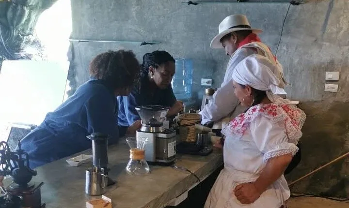 Medellin Barista Workshop in a Colombian coffee farm