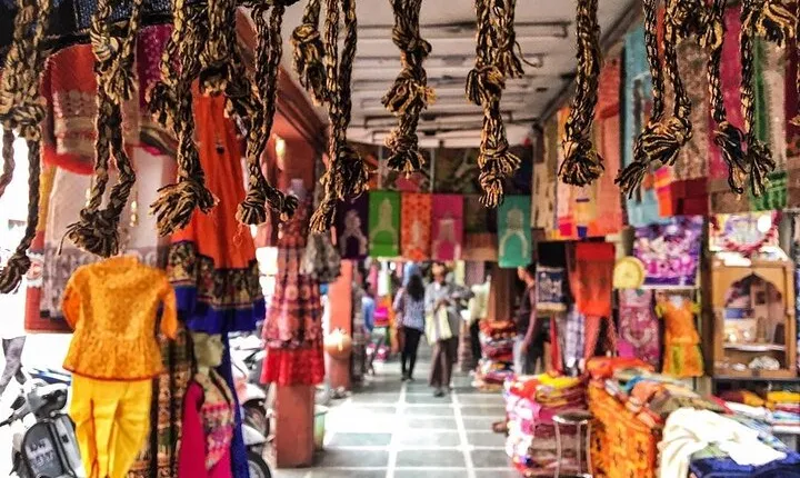 Full-Day Private Guided Street Shopping Tour of Jaipur