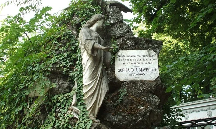 Quest Experience in Bellu Cemetery Bucharest