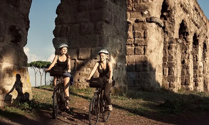 Appian Way, Catacombs and Aqueducts Park Tour with Top E-Bike
