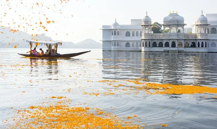 Guided Udaipur Tour With Drop Off To Jaipur Next Day.
