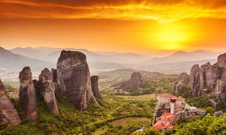 Mercedes Private Tour to Meteora - Thermopylae 300 SPARTANS