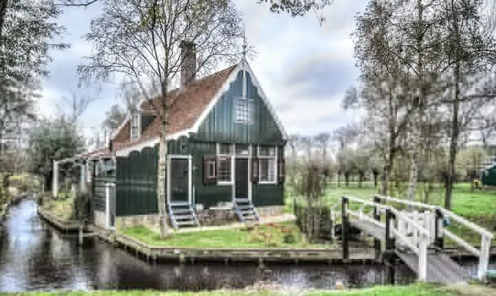 Visit Zaanse Schans from Amsterdam - Walking Tour