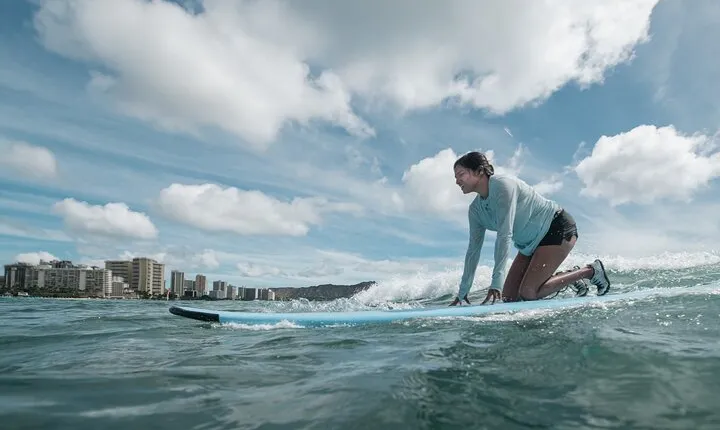 2 Hour Group Surf Lesson in Honolulu