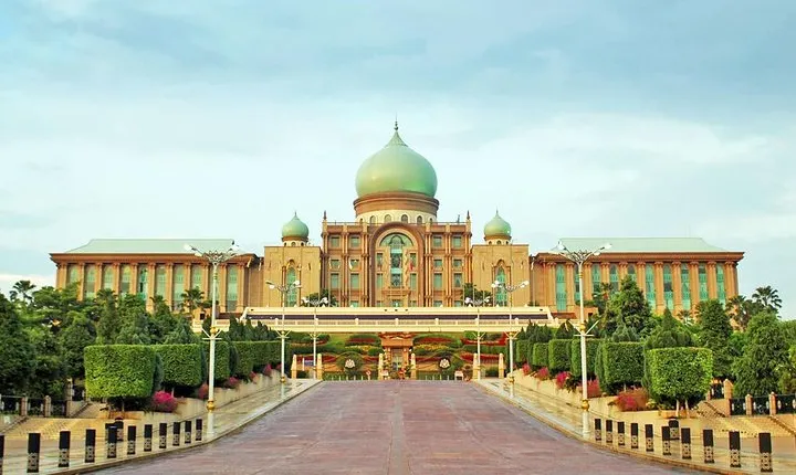 Explore Putrajaya’s Best in Half a Day