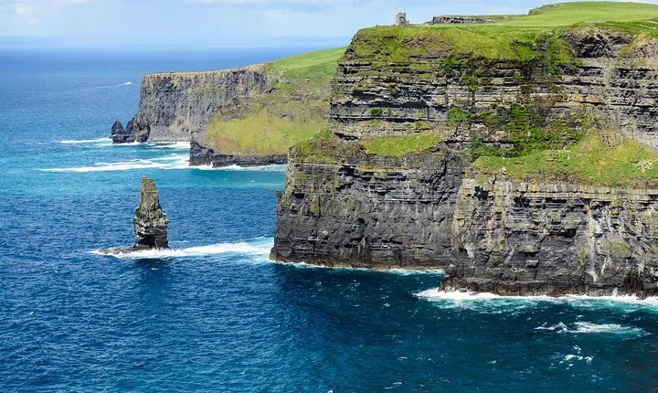 Cliffs of Moher, Doolin, Burren and Galway Day Tour from Dublin