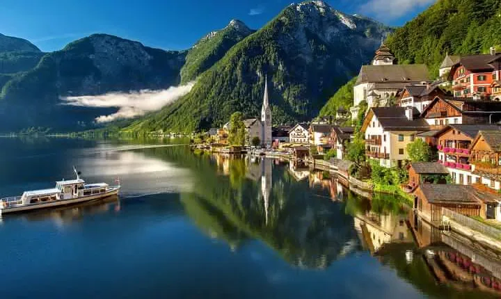 Private Transfer from Cesky Krumlov to Hallstatt with 2 hours for sightseeing