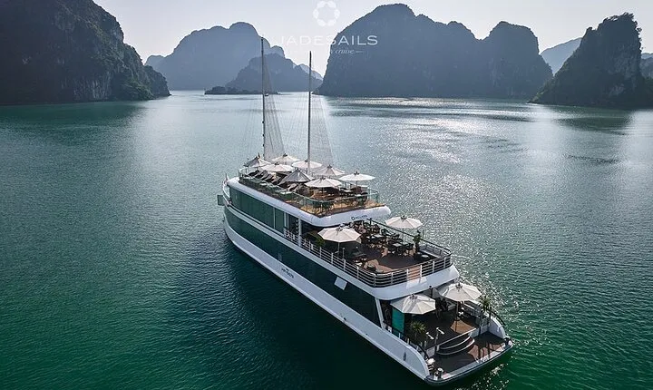 Jade Sails – Halong & Lan Ha Bay The Most Luxurious Day Tour