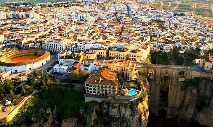 Ronda Historical Walking Tour with Bullring Entrance