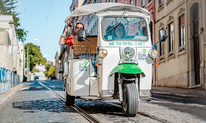 Explore Lisbon by Tuk Tuk: History and Viewpoints