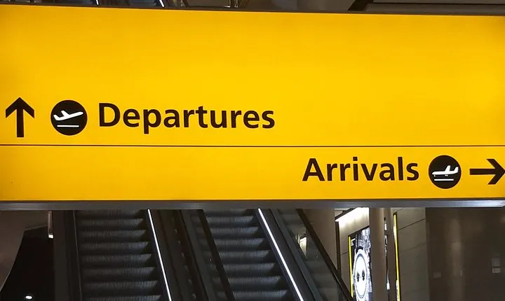 Private Transfer from Heathrow Airport to Gatwick Airport via London Hotel