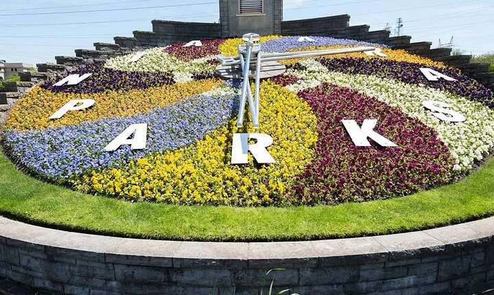 Niagara-on-the-Lake: Guided Vehicle Tour Prettiest Town in Canada