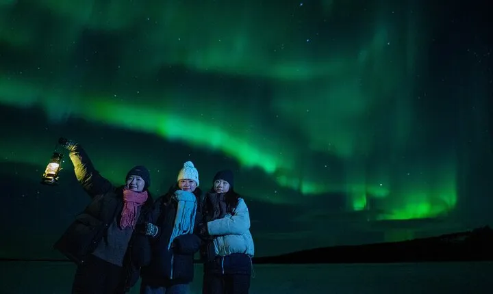 Rovaniemi Private Unlimited Range Northern Lights Hunt VIP Van