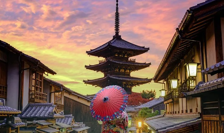 Kyoto Gion Night Walk - Small Group Guided Tour