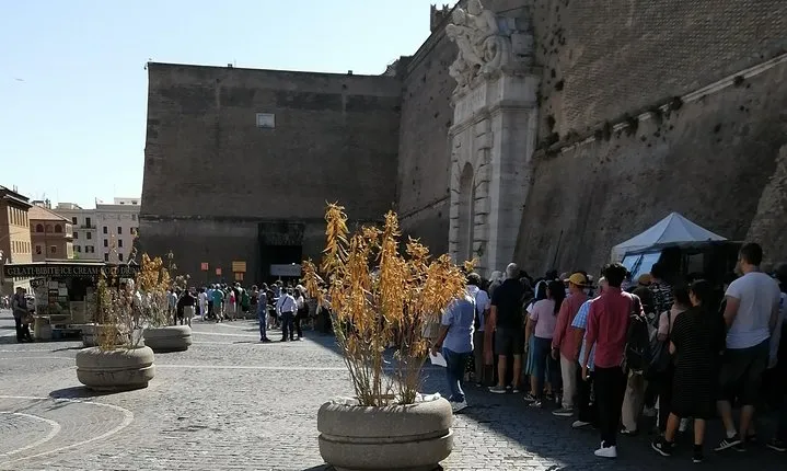 Vatican City Guided Tour With Less Crowd Than Regular Hours