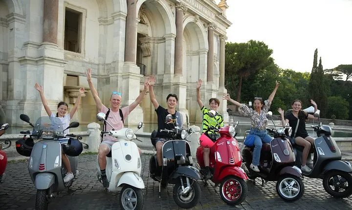 Rome Self-Drive Vespa with Photographer Licensed Required