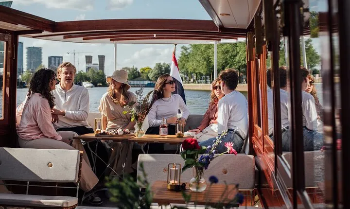 Amsterdam: Luxury Cruise Unlimited Cocktails & Snacks Option