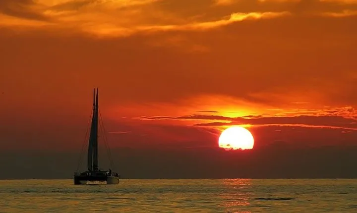 Sunset Champagne Cruise + 3 course meal