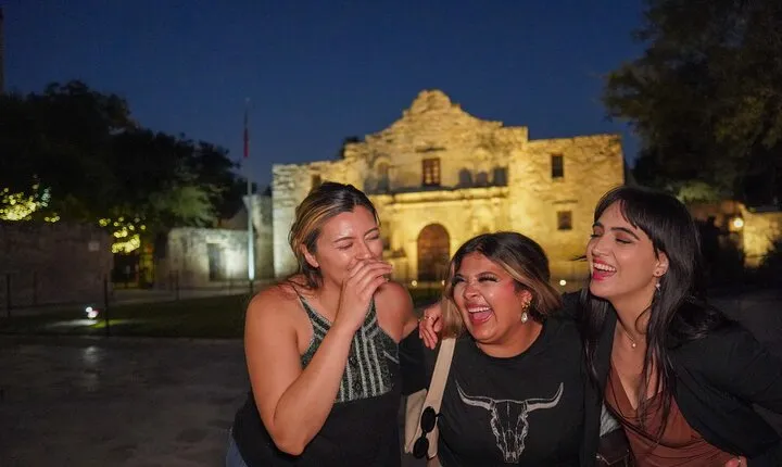 San Antonio Night Riverwalk Walking Tour with Tower of Americas