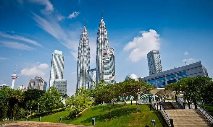Best of Kuala Lumpur City Tour Including National Museum and National Monument